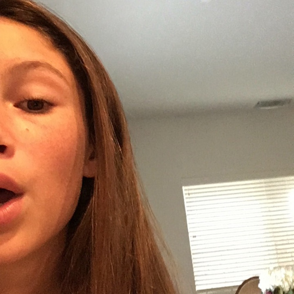 Meet your Posher, Chloe